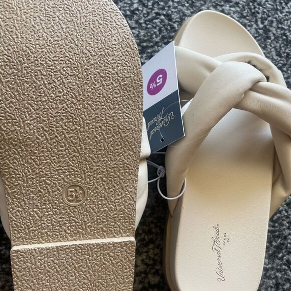 NWT Universal Thread Cosette Padded Crisscross Comfort Sandals Womens - Picture 7 of 8